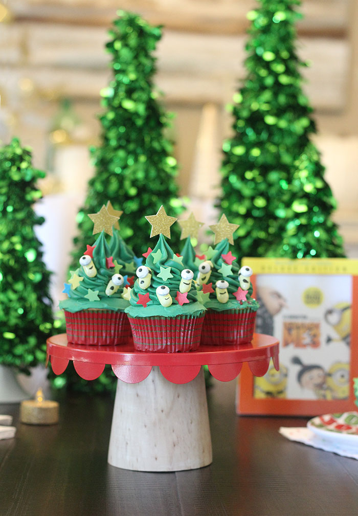 Minion Christmas Tree Cupcakes