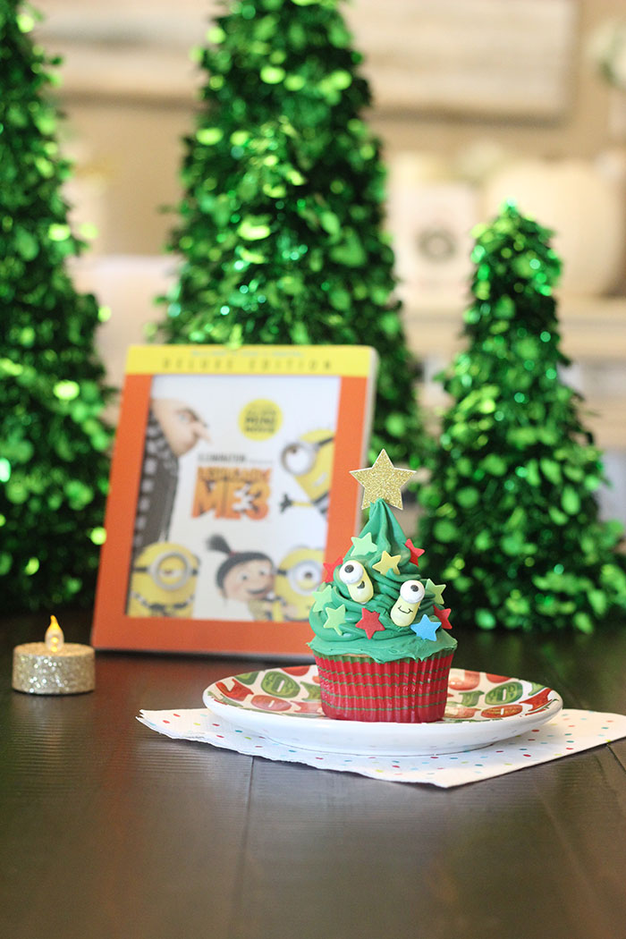 Minion Christmas Tree Cupcakes