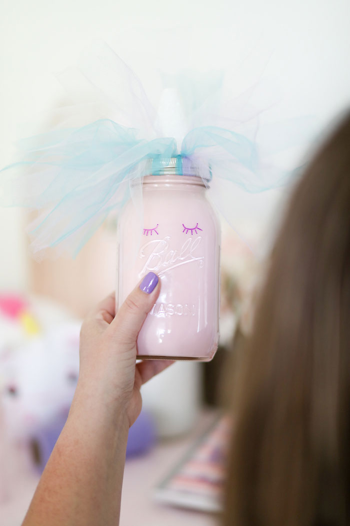 Unicorn DIY. Cute Mason Jar Unicorn.