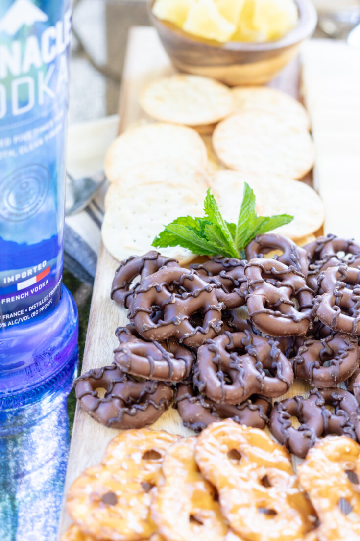 Sweet and Savory Snacks for Upscale Summer Entertaining | Cutefetti