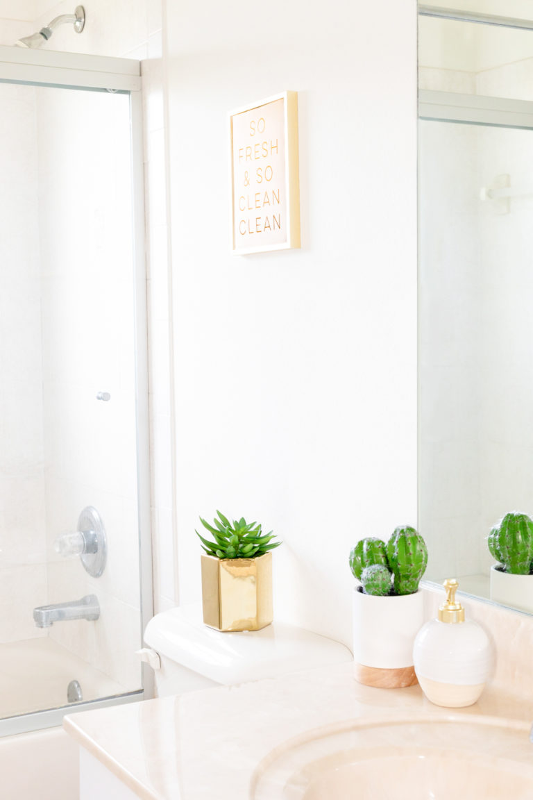 How to Make a Tiny Bathroom Seem Larger