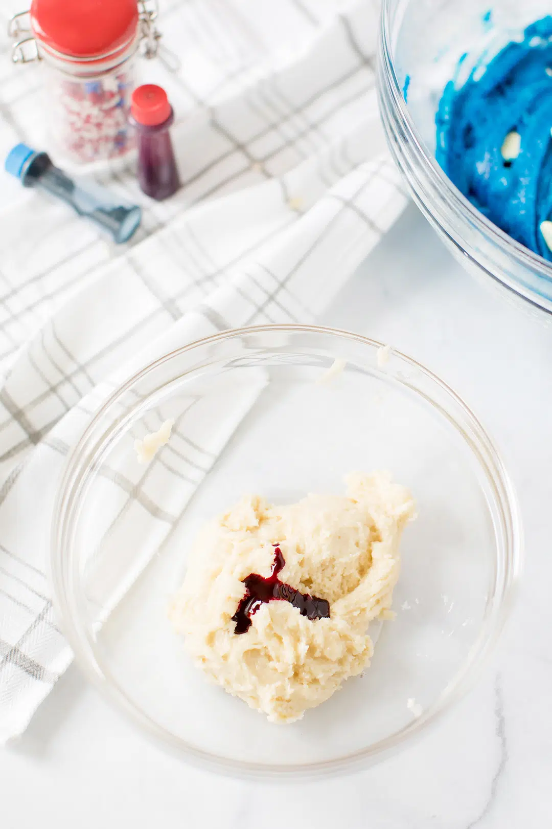 adding food color to blondie batter