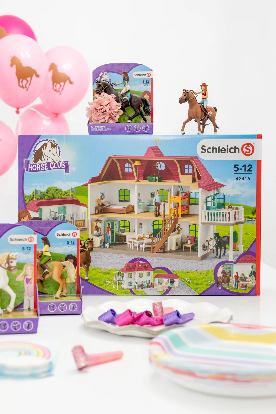  Large horse stable with house and stable, Schleich’s largest playset to date
