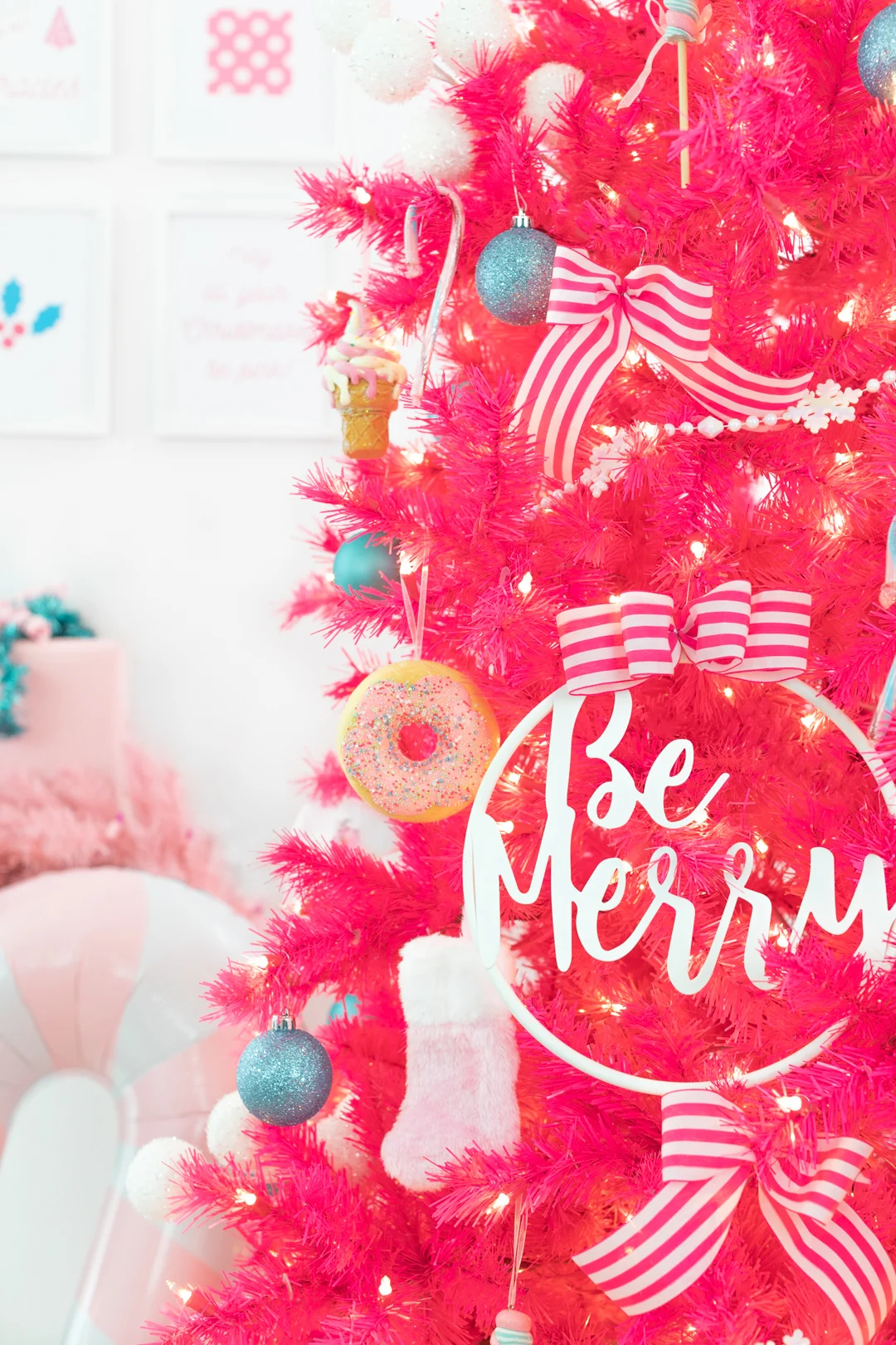 Be Merry Christmas Tree Sign