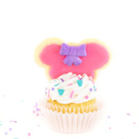 Cutest Minnie Mouse Cupcake that are perfect for Valentine's day.