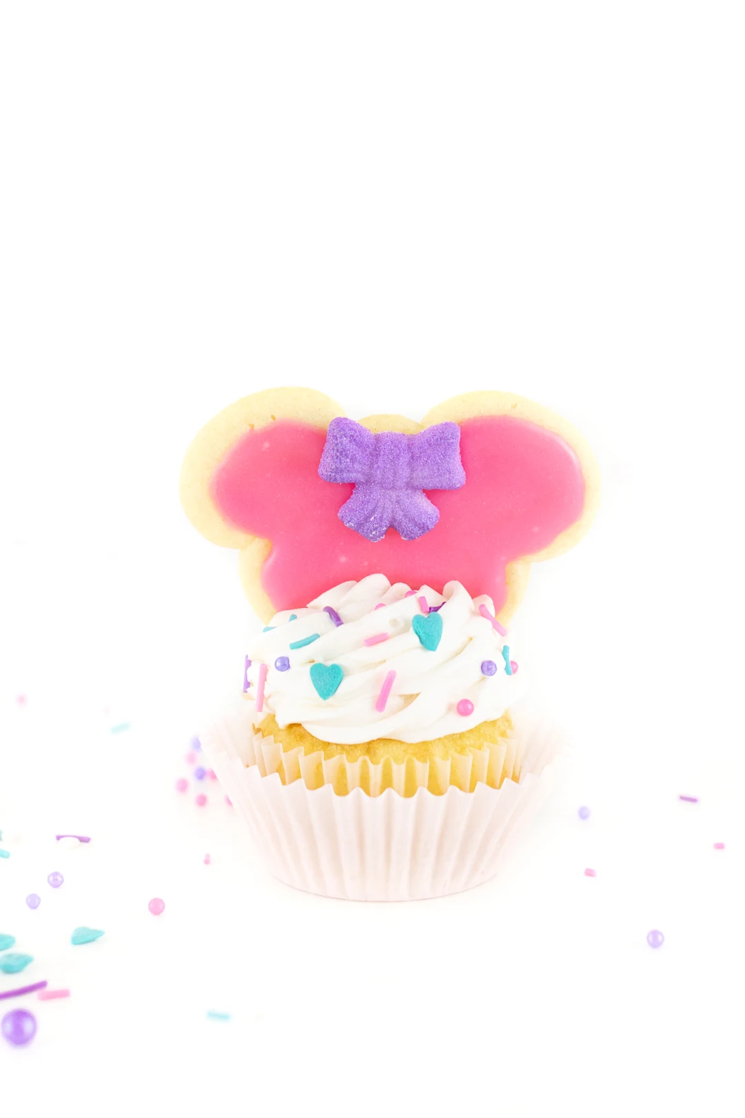 Cutest Minnie Mouse Cupcake that are perfect for Valentine's day.