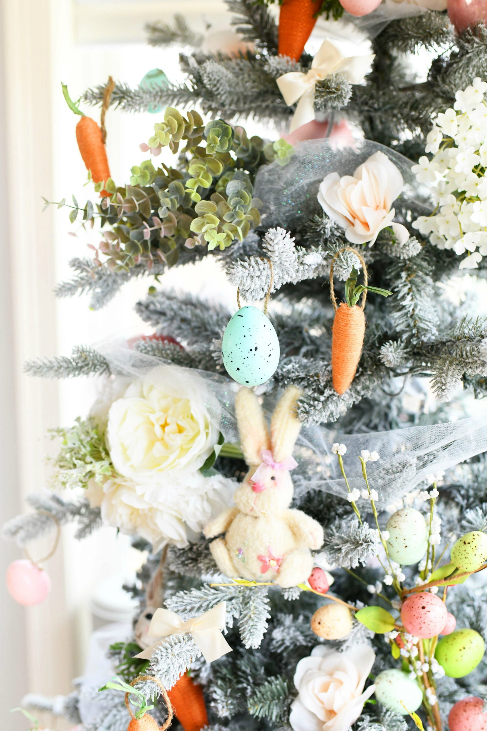 farmhouse style easter tree with carrot ornaments