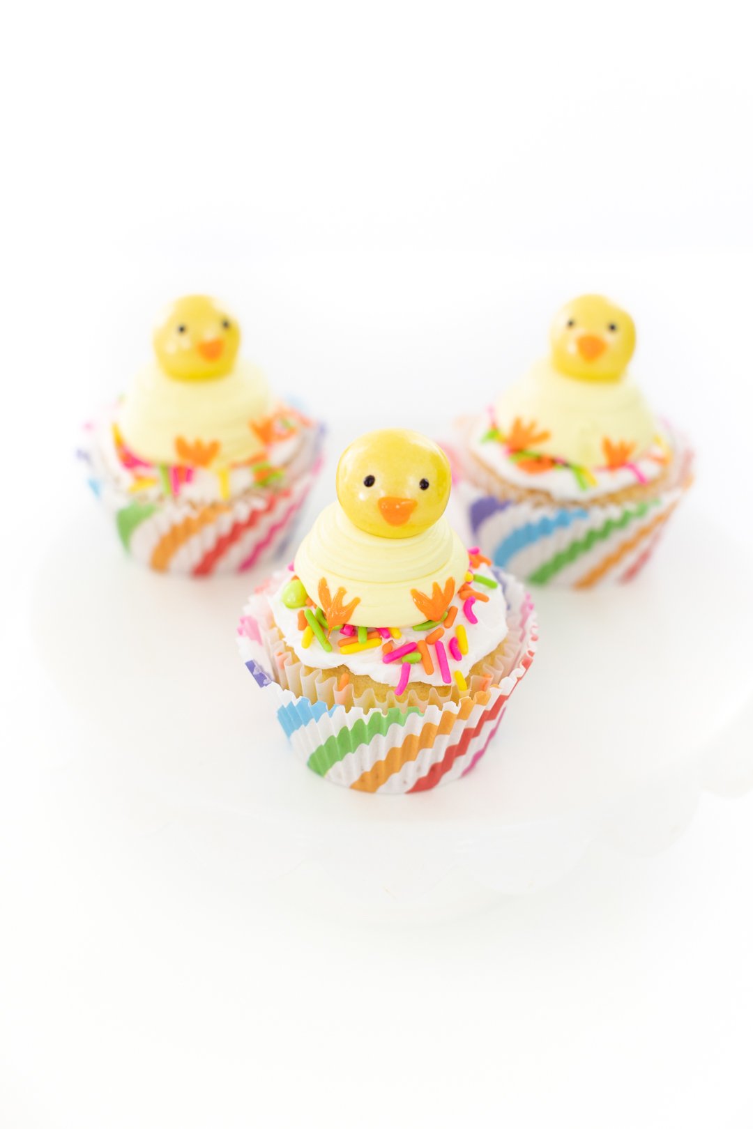 adorable chick cupcakes with gumball heads