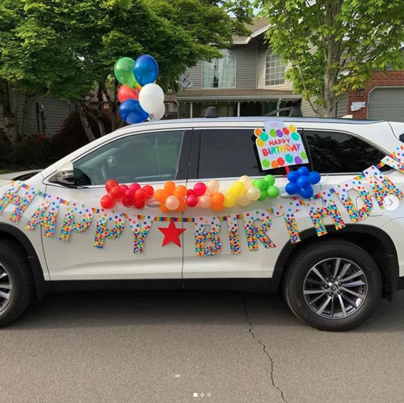 drive by party car decorations