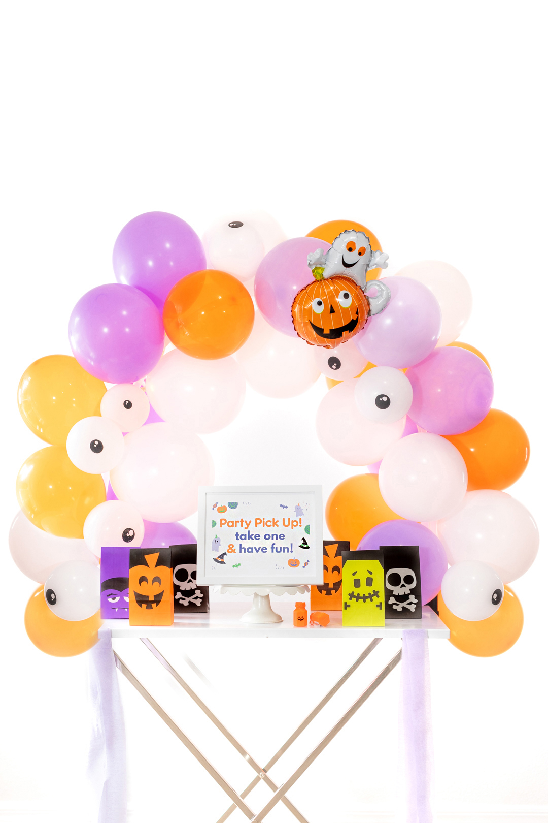 halloween treat box party pick-up table