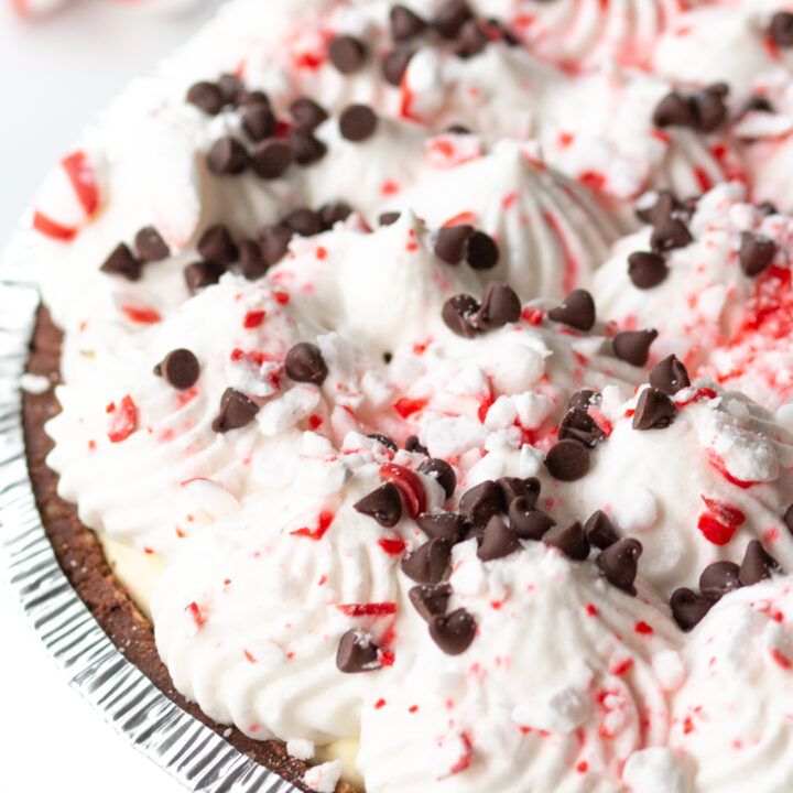 up close photo of peppermint pudding pie