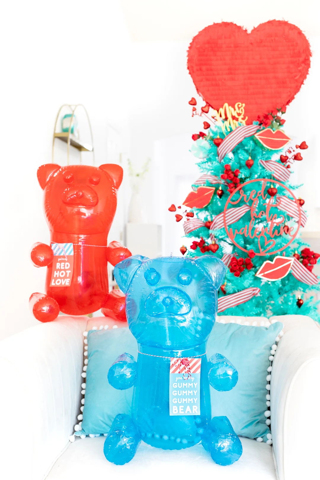 huge blow up gummy bears, perfect inexpensive diy gift for valentine's day