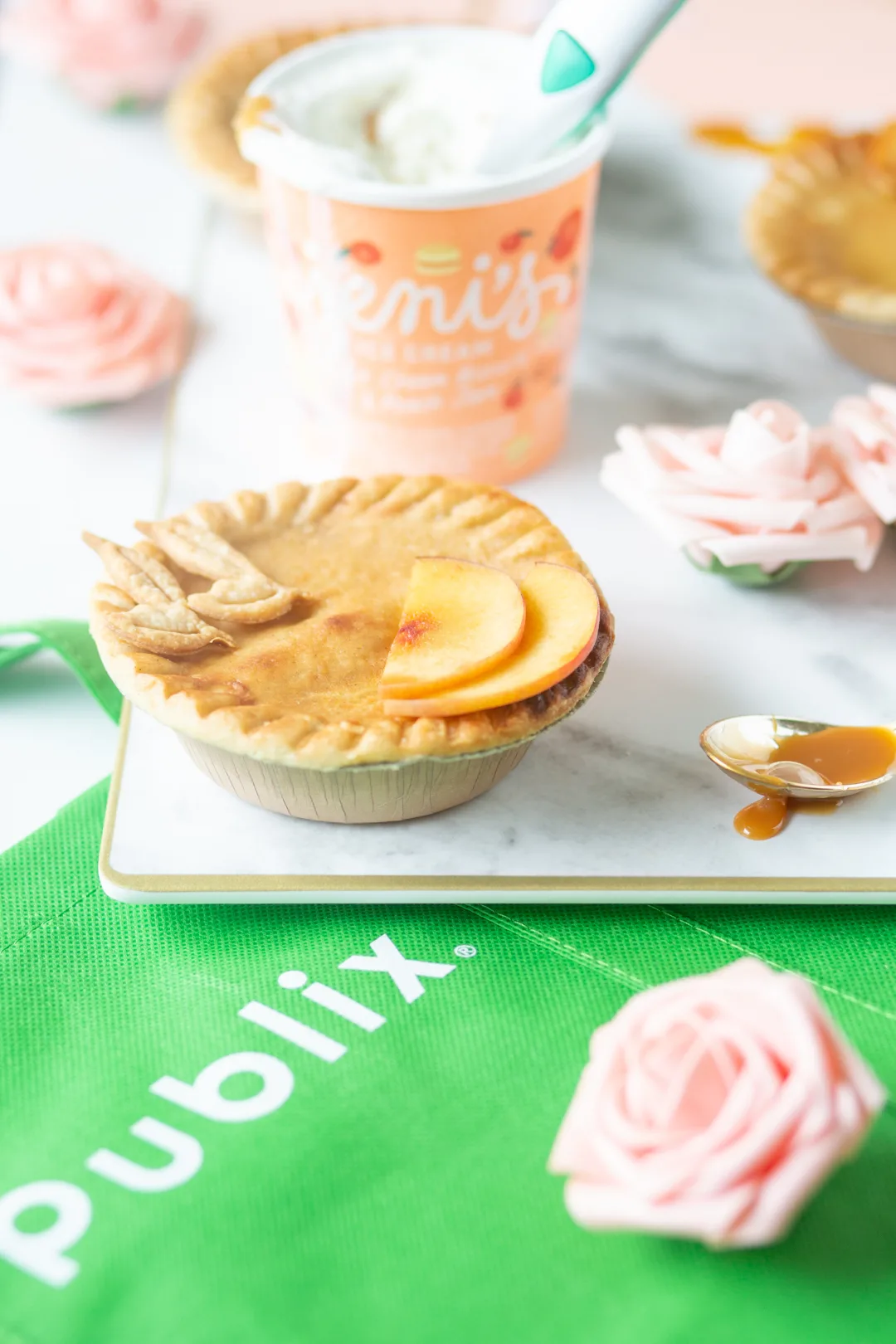 publix reusable bag and pretty mini peach pie