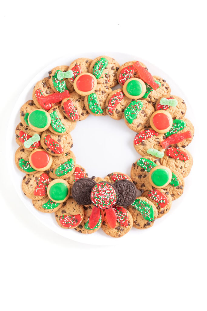 cookie wreath made with chips ahoy!, oreo, nilla wafers, sour patch kids and swedish fish