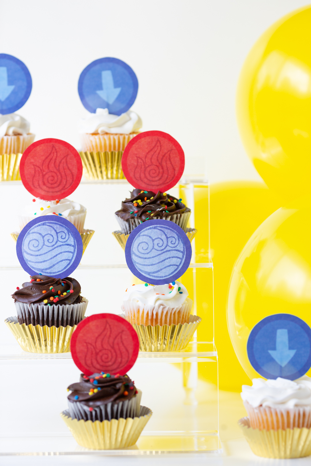 cupcakes elementares baseados no programa da Nickelodeon: Avatar: The Last Airbender.