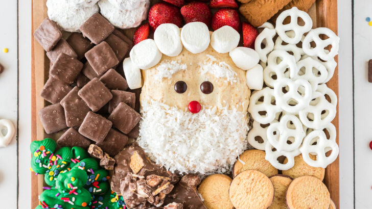 Snow-tally Cute Santa Dessert Board