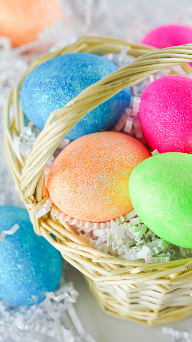 A Unique Way to Celebrate Easter DIY Glitter Easter Eggs! Cutefetti