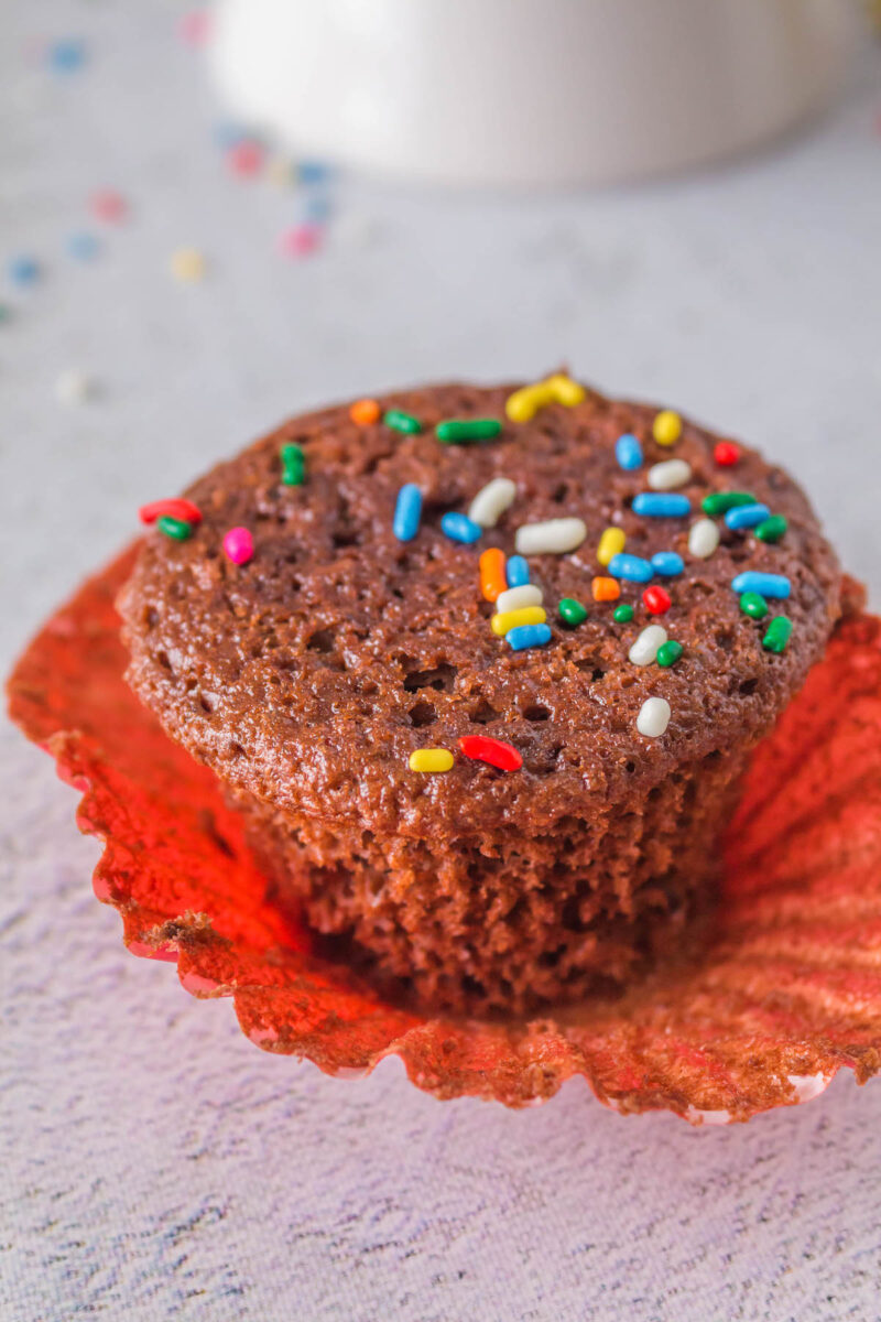 These Chocolate Angel Food Cake Cupcakes are Amazing