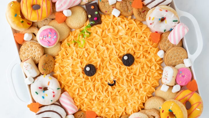 This Adorable Pumpkin Dessert Board Will Make You Smile