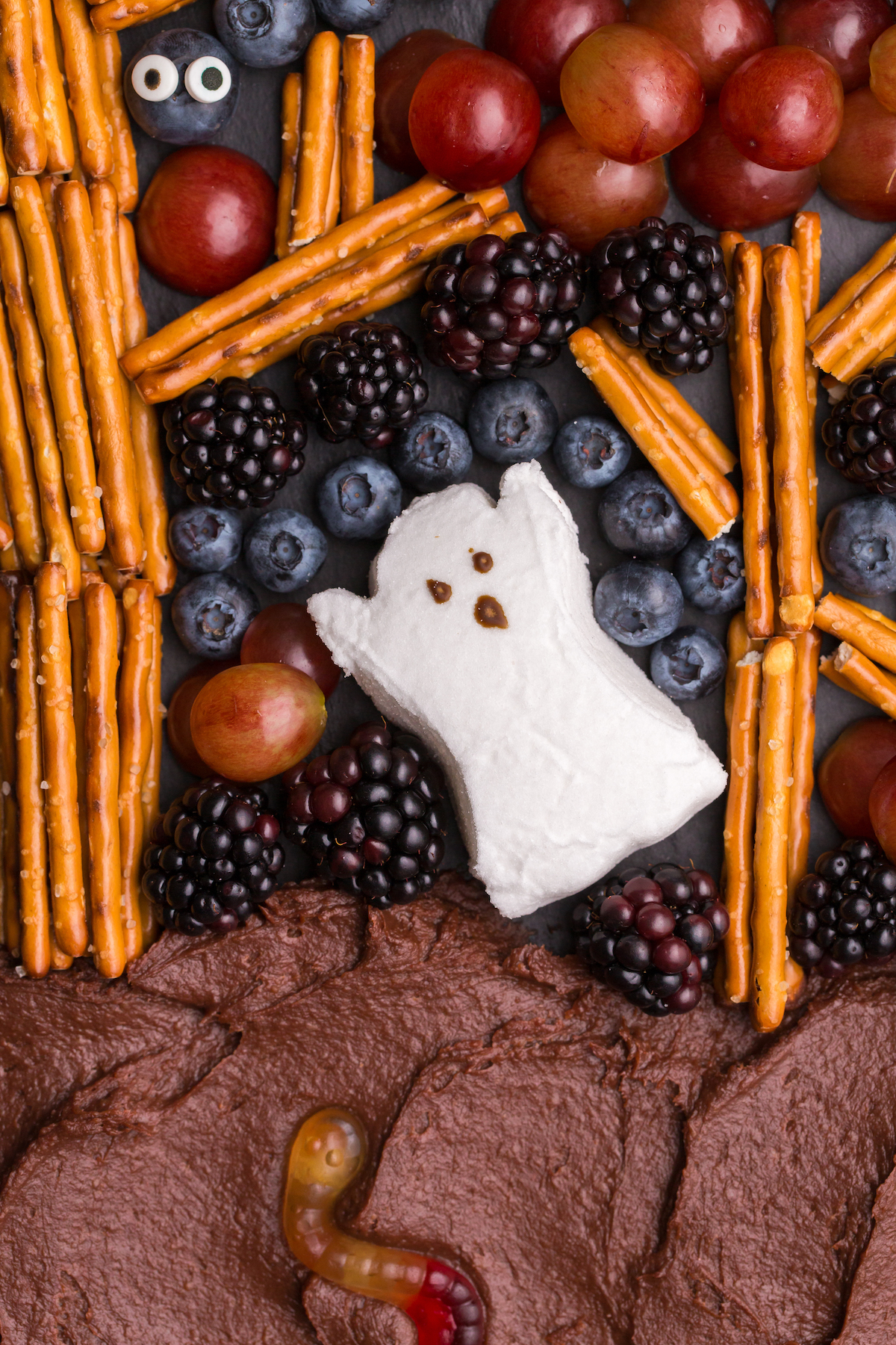 marshmallow ghost used in a spooky dessrt board