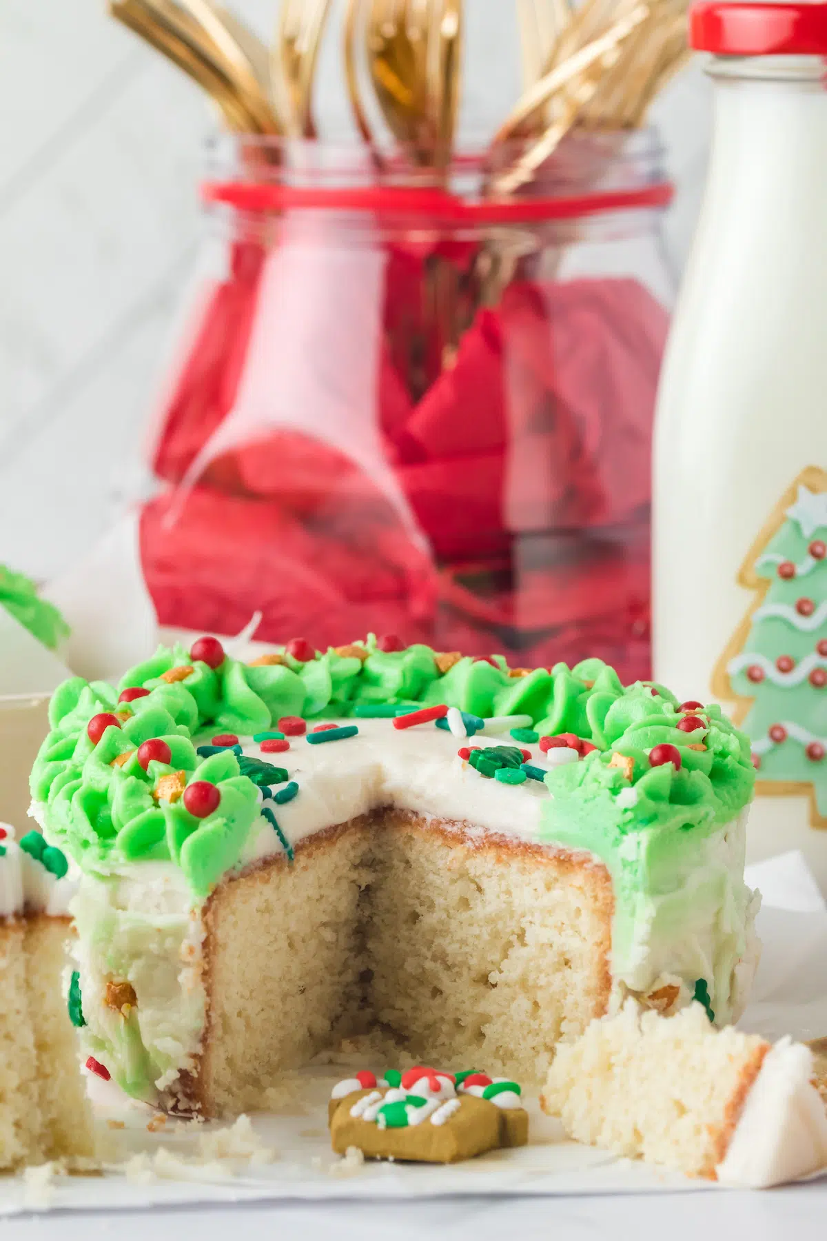 christmas mini lunch box cake with a piece out