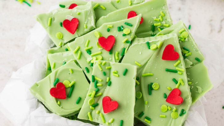 Make This Grinch Bark Recipe For Movie Night