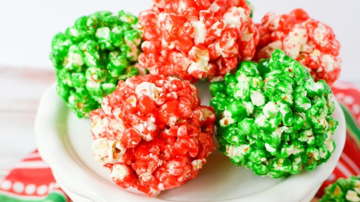 Simple Christmas Popcorn Balls Give All the Old School Feels