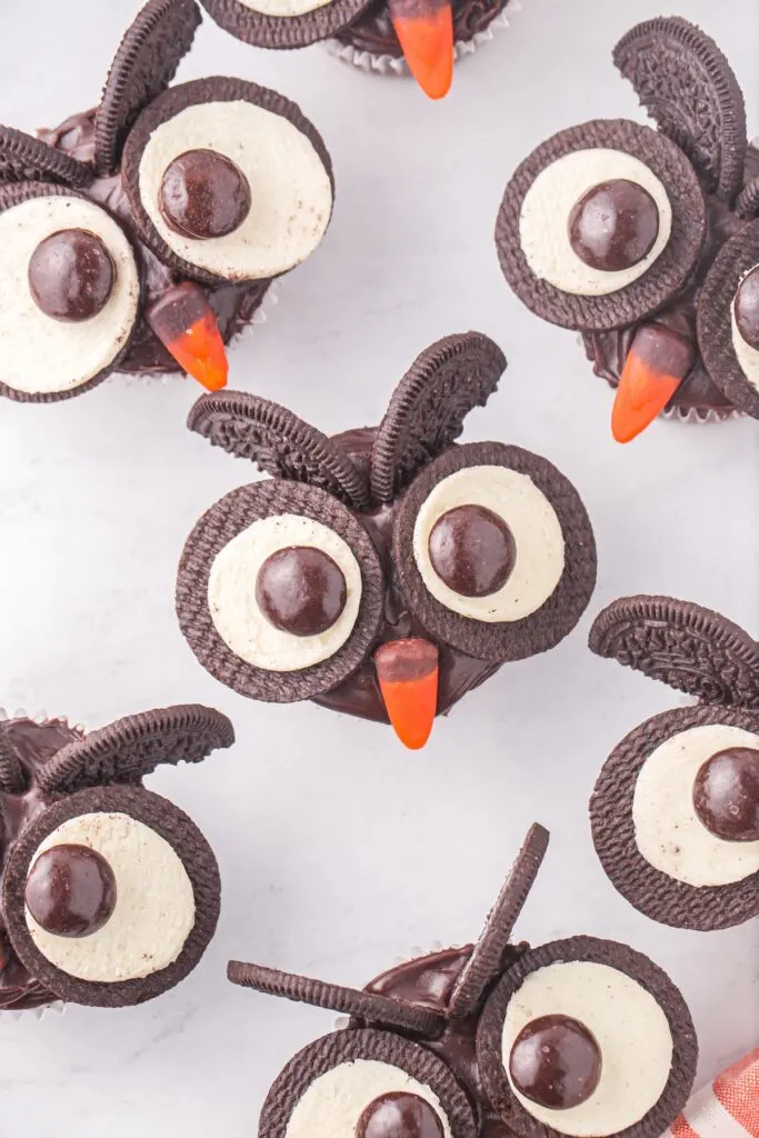 completed owl cupcake