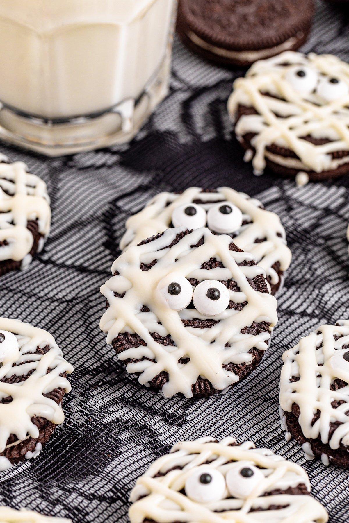 oreo mummies on a black web background