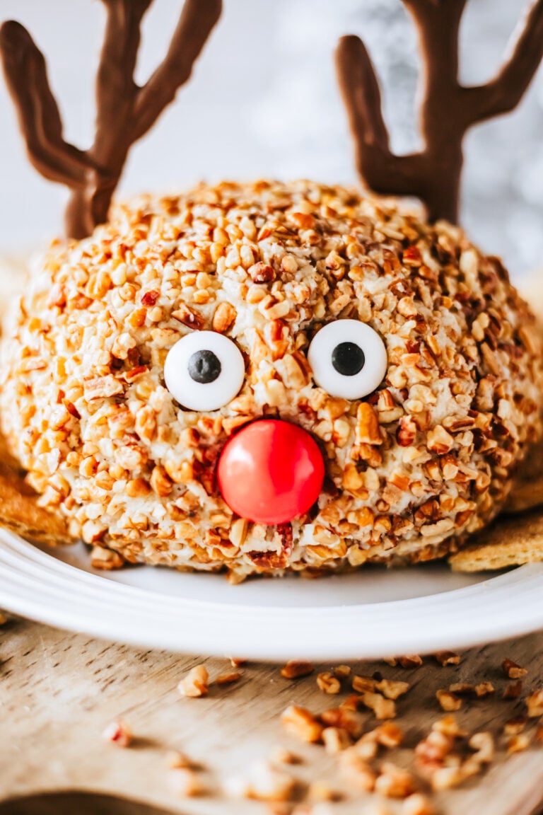 Make This Butter Pecan Cheese Ball for Instant Holiday Fun