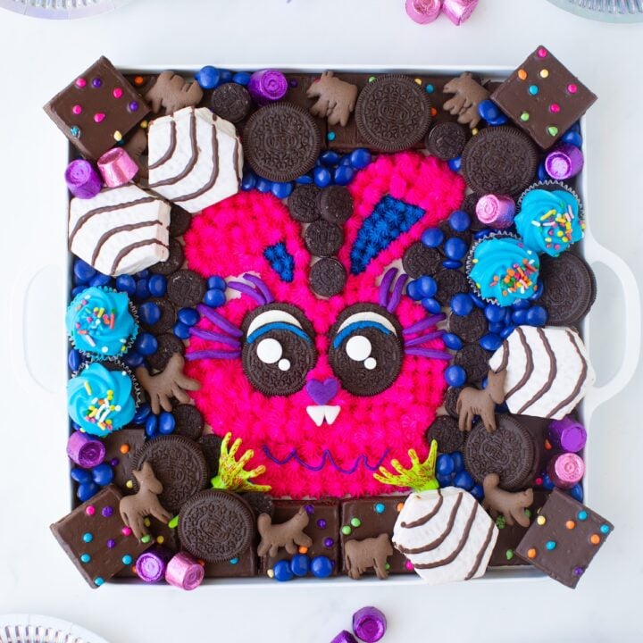 bunny zero dessert board using frosting