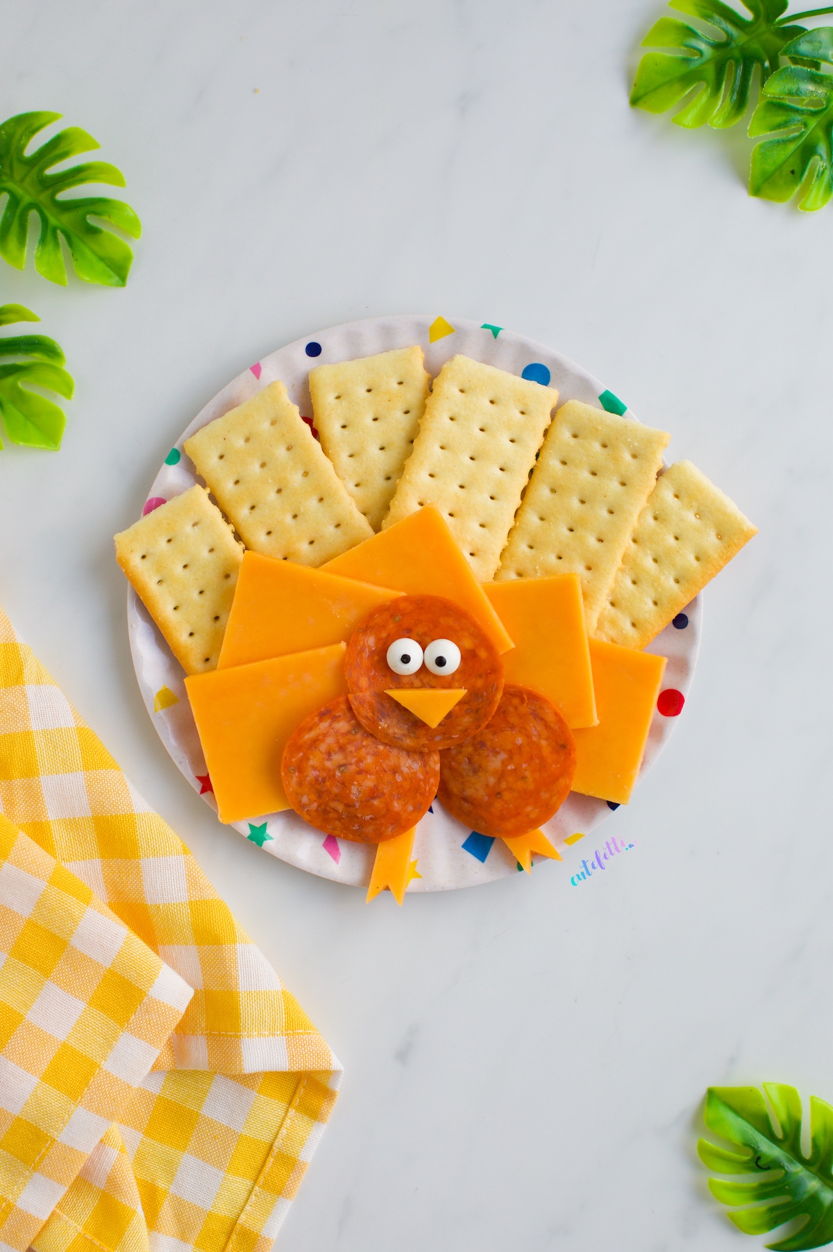 mini turkey cheese plates made with club crackers