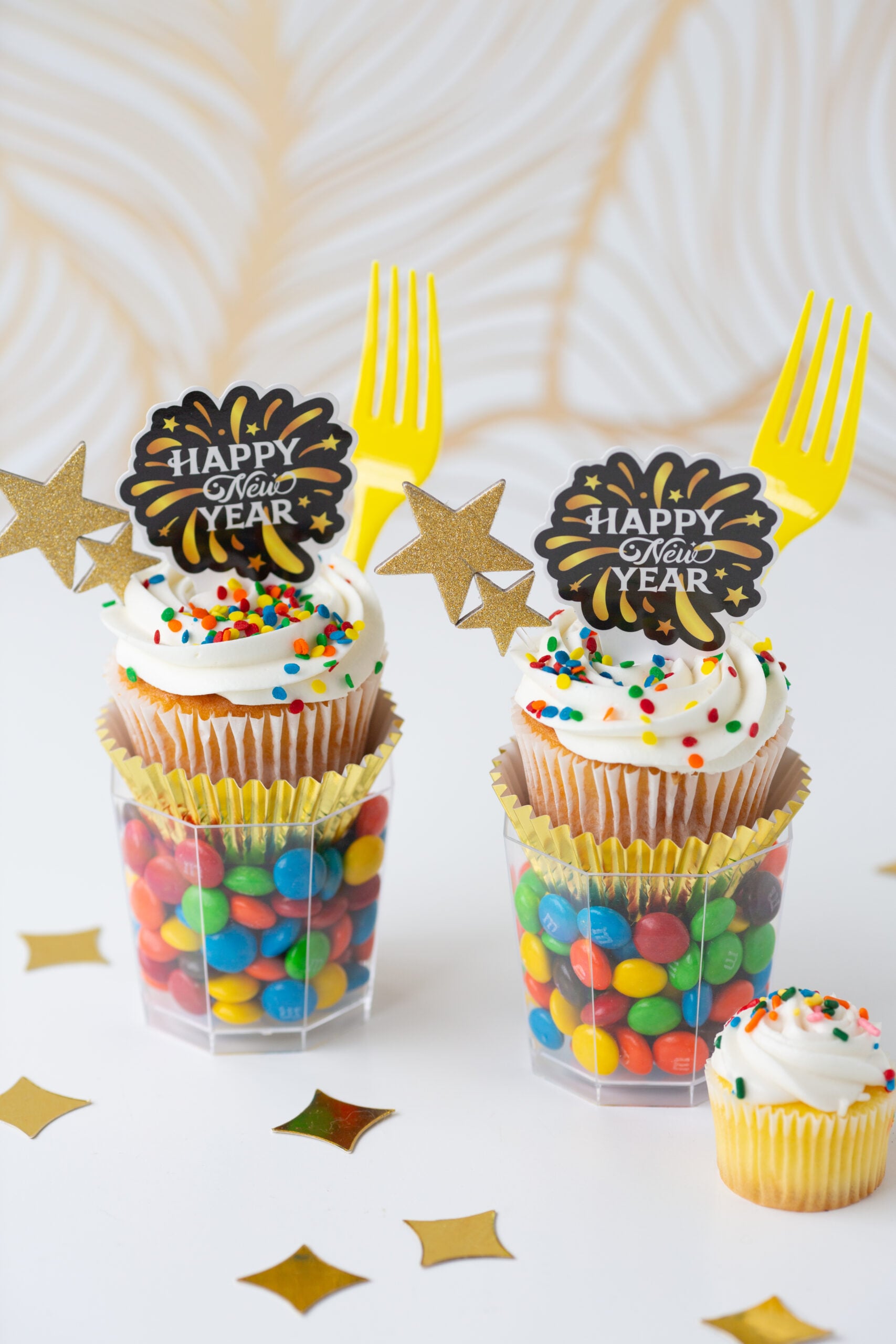 Cute New Year's Cupcake Candy Cups for all ages. NYE favors and desserts.